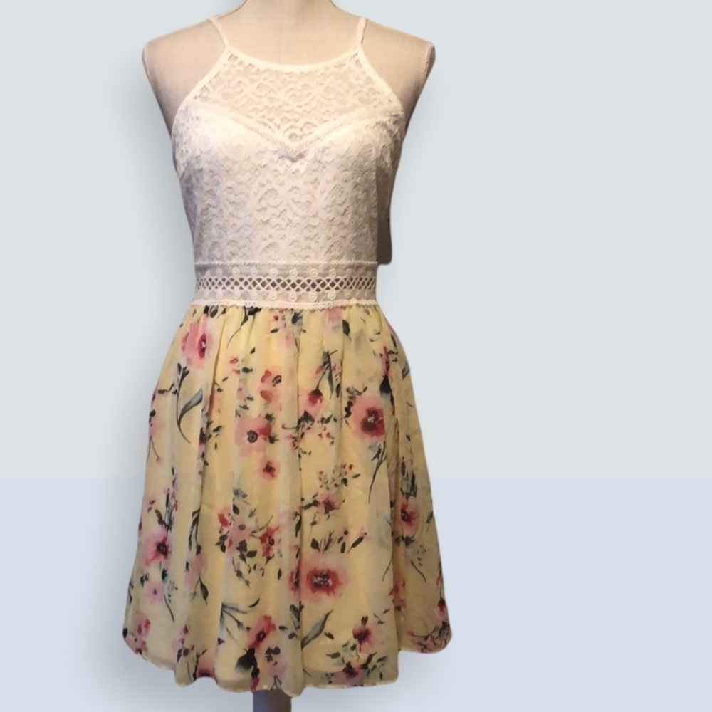 By & By fitted crochet bodice, print skirt. Sz 13